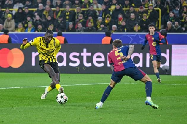 11 12 2024, Football, Champions League, Matchday 6, Season 2024 2025, Borussia Dortmund FC Barcelona, Goal chance Serhou Guirassy Borussia Dortmund vs Inigo Martinez FC Barcelona , xRHR PHOTO TKx Copyright: RHR-FOTOx RHR-FOTO TK