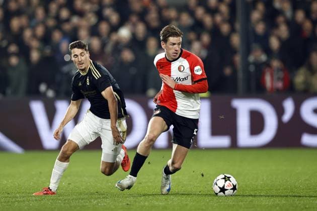 ROTTERDAM - (l-r) Lukas Sadilek of Sparta Prague, Gijs Smal of Feyenoord during the UEFA Champions League match between Feyenoord Rotterdam and AC Sparta Prague at Feyenoord Stadium de Kuip on Dec. 11, 2024 in Rotterdam, Netherlands. ANP MAURICE VAN STEEN UEFA Champions League 2024 25 League Phase MD6 2024 25 xVIxANPxSportx xxANPxIVx 515488339 originalFilename: 515488339.jpg
