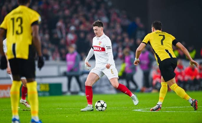 Angelo Stiller VfB Stuttgart controls the ball during the UEFA Champions League 2024 25 League Phase MD6 match between VfB Stuttgart and BSC Young Boys at MHPArena on December 11, 2024 in Stuttgart, Germany Photo by Silas Schueller DeFodi Images Defodi 738 738 VFBYBB 20241211 145 Defodi-738