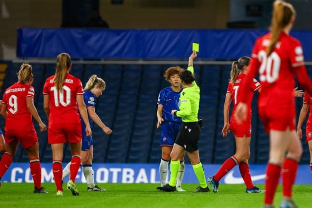 Chelsea Women v FC Twente UEFA Womens Champions League Maika Hamano of Chelsea Women is shown a yellow card during the UEFA Womens Champions League Group B match at Stamford Bridge, London UK Newspapers OUT Copyright: xChrisxMyattx FIL-21074-0032