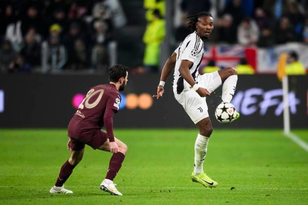 Juventus FC v Manchester City FC - UEFA Champions League Khephren Thuram of Juventus FC competes for the ball with Bernardo Silva of Manchester City FC during the UEFA Champions League 2024 25 league phase football match between Juventus FC and Manchester City FC. Turin Italy Copyright: xNicolòxCampox