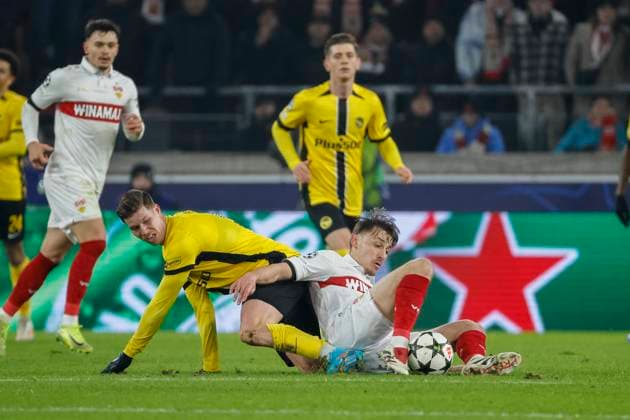 Cedric Itten BSC Young Boys, 09 and Anthony Rouault VfB Stuttgart, 29 in duel , Football, UEFA Champions League, Matchday 6, 2024 2025, VfB Stuttgart vs Young Boys Bern, 11 12 2024, Arena Stuttgart, Stuttgart, Germany Stuttgart Arena Stuttgart Baden Württemberg Germany Copyright: xGrantxHubbsx