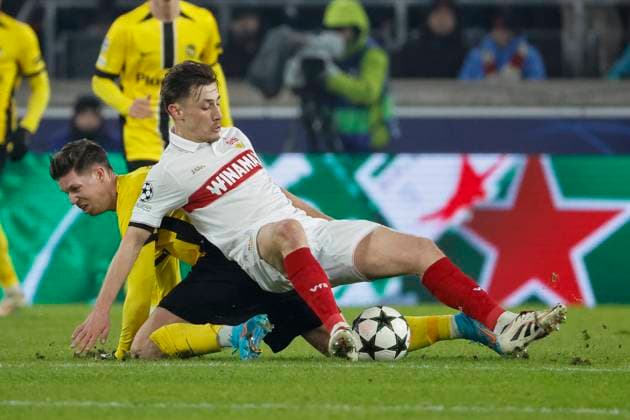 Cedric Itten BSC Young Boys, 09 and Anthony Rouault VfB Stuttgart, 29 in duel , Football, UEFA Champions League, Matchday 6, 2024 2025, VfB Stuttgart vs Young Boys Bern, 11 12 2024, Arena Stuttgart, Stuttgart, Germany Stuttgart Arena Stuttgart Baden Württemberg Germany Copyright: xGrantxHubbsx