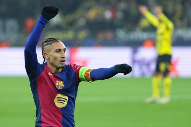 UEFA Champions League Borussia Dortmund FC Barcelona on 11 12 2024 at Signal Iduna Park in Dortmund Cheers, goal celebration, goal scorer, goal scorer Raphinha Barcelona 11 cheers after his goal for 0 to 1 MH