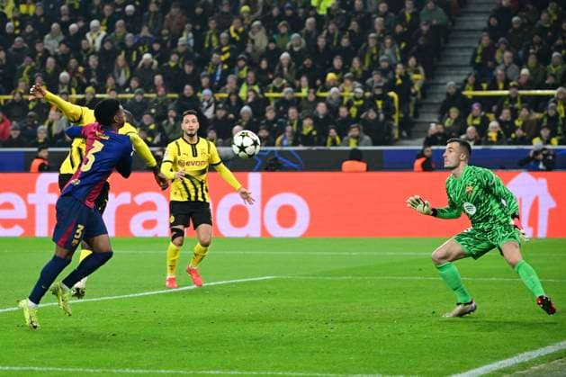 Serhou Guirassy 9 Borussia Dortmund , Borussia Dortmund vs FC Barcelona , Football, Champions League, Matchday 6, 11 12 2024 Dortmund North Rhine-Westphalia Germany Copyright: xkolbert-press MarcxNiemeyerx