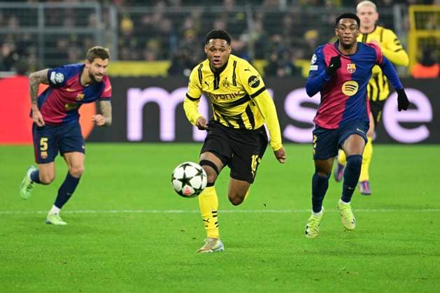 Julien Duranville 16 Borussia Dortmund , Borussia Dortmund vs FC Barcelona , Football, Champions League, Matchday 5, 11 12 2024 Dortmund North Rhine-Westphalia Germany Copyright: xkolbert-press MarcxNiemeyerx