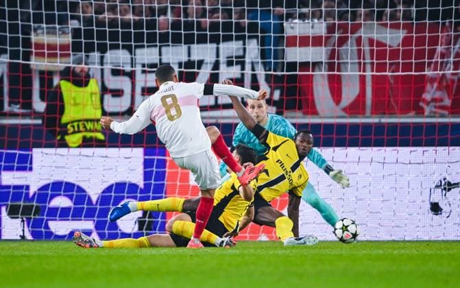 Enzo Millot VfB Stuttgart scores his team s second goal during the UEFA Champions League 2024 25 League Phase MD6 match between VfB Stuttgart and BSC Young Boys at MHPArena on December 11, 2024 in Stuttgart, Germany Photo by Silas Schueller DeFodi Images Defodi 738 738 VFBYBB 20241211 174 Defodi-738