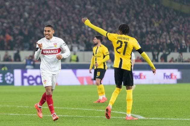 Goal for 2 1 by Enzo Millot VfB Stuttgart, 08 , jubel, Torjubel, re Alan Virginius BSC Young Boys Bern, 21 GER, VfB Stuttgart vs BSC Young Boys Bern, Football, Men, UEFA Champions League, Matchday 6, 2024 2025 season, 11 12 2024, GER, VfB Stuttgart vs BSC Young Boys Bern, Football, Men, UEFA Champions League, Matchday 6, 2024 2025 season, 11 12 2024 Stuttgart Copyright: xEibner-Pressefoto WolfgangxFrankx EP_WFK