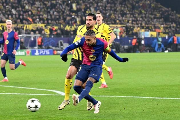 DORTMUND - Raphinha of FC Barcelona, Barca makes the 0-1 during the UEFA Champions league match between Borussia Dortmund and FC Barcelona at the Signal Iduna Park on Dec. 11, 2024 in Dortmund, Germany. ANP Hollandse Hoogte UEFA Champions League 2024 25 League phase 6 2024 25 xVIxANPxSportx xGerritxvanxKeulenxIVx 515490825 originalFilename: 515490825.jpg