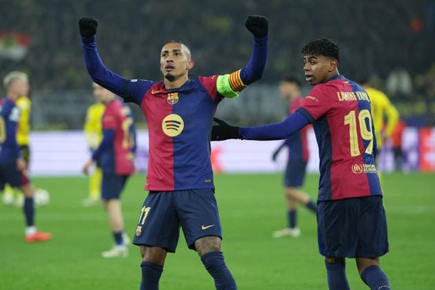 UEFA Champions League Borussia Dortmund FC Barcelona on 11 12 2024 at Signal Iduna Park in Dortmund Cheers, goal celebration, goal scorer, goal scorer Raphinha Barcelona 11 celebrates after his goal for 0 to 1 with Lamine Yamal Barcelona 19 MH