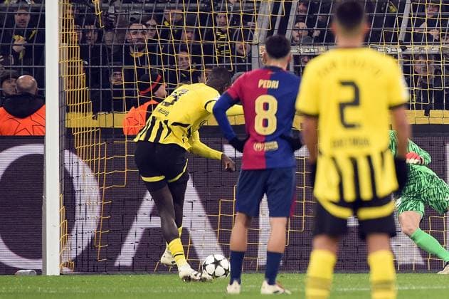 11 12 2024, xhbx, Football UEFA Champions League, Borussia Dortmund FC Barcelona emspor, v l Goal scored, Goal to 1 1 by Serhou Guirassy Borussia Dortmund DFL DFB REGULATIONS PROHIBIT ANY USE OF PHOTOGRAPHS as IMAGE SEQUENCES and or QUASI VIDEO Dortmund