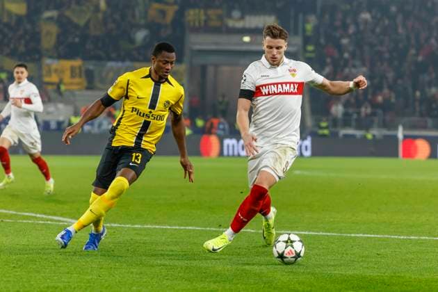 Mohamed Ali Camara BSC Young Boys, 13 and Ermedin Demirovic VfB Stuttgart, 09 in a running duel , Football, UEFA Champions League, Matchday 6, 2024 2025, VfB Stuttgart vs Young Boys Bern, 11 12 2024, Arena Stuttgart, Stuttgart, Germany Stuttgart Arena Stuttgart Baden Württemberg Germany Copyright: xGrantxHubbsx