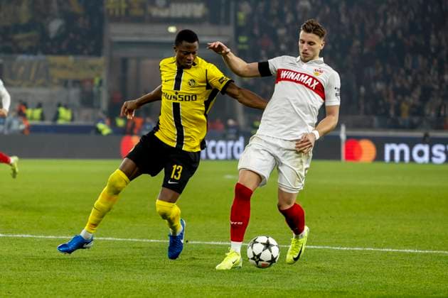 Mohamed Ali Camara BSC Young Boys, 13 and Ermedin Demirovic VfB Stuttgart, 09 in a running duel , Football, UEFA Champions League, Matchday 6, 2024 2025, VfB Stuttgart vs Young Boys Bern, 11 12 2024, Arena Stuttgart, Stuttgart, Germany Stuttgart Arena Stuttgart Baden Württemberg Germany Copyright: xGrantxHubbsx
