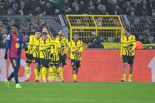 11 12 2024, Football, Champions League, Matchday 6, Season 2024 2025, Borussia Dortmund FC Barcelona, Serhou Guirassy Borussia Dortmund celebrates the goal for 1 1 with the team, xRHR PHOTO TKx Copyright: RHR-FOTOx RHR-FOTO TK