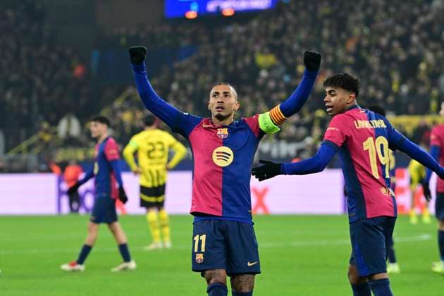 Goal celebration for 0 1 by Raphinha 11 FC Barcelona , Borussia Dortmund vs FC Barcelona , Soccer, Champions League, Matchday 6, 11 12 2024 Dortmund Nordrhein Westfalen Germany Copyright: xkolbert-press MarcxNiemeyerx