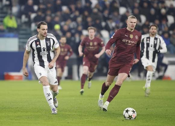 Federico Gatti of Juventus FC and Erling Haaland of Manchester City during the Uefa Champions League 2024 25, football match between Juventus FC and Manchester City, on 11 December 2024, at Allianz Stadium Turin Italy. Photo Nderim Kaceli  Copyright: xNderimxKaceli IPAxSportx xipa-agency.netx xx IPA_52323513 IPA_Agency_IPA52323513