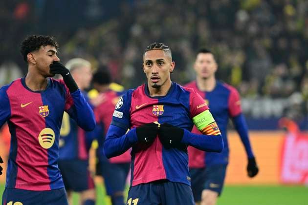 Goal celebration for 0 1 by Raphinha 11 FC Barcelona , Borussia Dortmund vs FC Barcelona , Soccer, Champions League, Matchday 6, 11 12 2024 Dortmund Nordrhein Westfalen Germany Copyright: xkolbert-press MarcxNiemeyerx