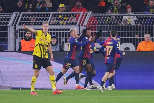11 12 2024, UEFA Champions League, Matchday 6, Borussia Dortmund FC Barcelona, The FC Barcelona players celebrate the goal to 0 1 by Raphinha FC Barcelona , Dortmund Signal Iduna Park NRW Germany xRHR PHOTO DEx Copyright: DennisxEwert RHR-FOTOx RHR-FOTO DE