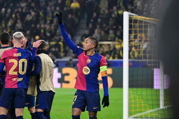 Goal celebration for 0 1 by Raphinha 11 FC Barcelona , Borussia Dortmund vs FC Barcelona , Soccer, Champions League, Matchday 6, 11 12 2024 Dortmund Nordrhein Westfalen Germany Copyright: xkolbert-press MarcxNiemeyerx