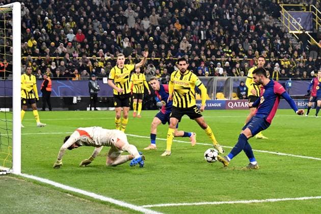 DORTMUND - Ferran Torres of FC Barcelona, Barca makes the 1-2 during the UEFA Champions league match between Borussia Dortmund and FC Barcelona at the Signal Iduna Park on Dec. 11, 2024 in Dortmund, Germany. ANP Hollandse Hoogte UEFA Champions League 2024 25 League phase 6 2024 25 xVIxANPxSportx xGerritxvanxKeulenxIVx 515492762 originalFilename: 515492762.jpg