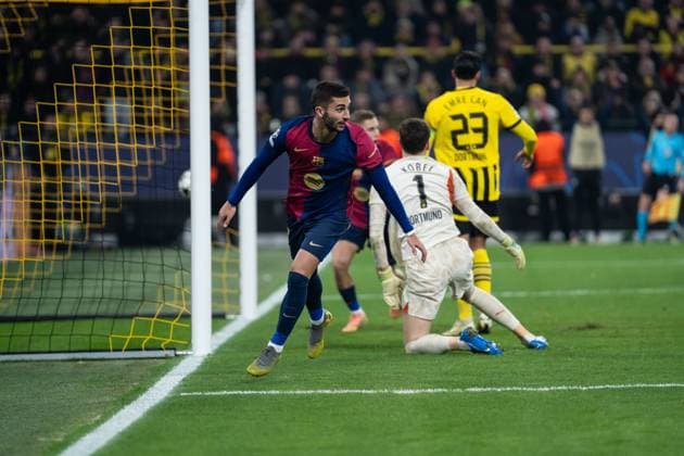GER, Champions League, Borussia Dortmund vs FC Barcelona 11 12 2024, SIgnal Iduna Park, Dortmund, GER, Champions League, Borussia Dortmund vs FC Barcelona In the picture Goal celebrations over the goal to 1 2 by Ferran Ferran Torres FC Barcelona, 7 nordphotoxGmbHxx xChristianxSchulze nph000300