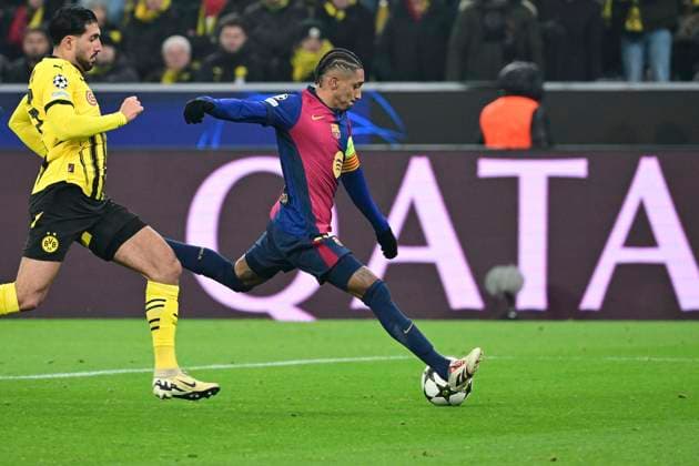 Goal for 0 1 by Raphinha 11 FC Barcelona , Borussia Dortmund vs FC Barcelona , Soccer, Champions League, Matchday 6, 11 12 2024 Dortmund Nordrhein Westfalen Germany Copyright: xkolbert-press MarcxNiemeyerx