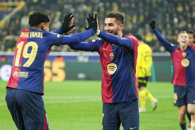 UEFA Champions League Borussia Dortmund FC Barcelona on 11 12 2024 at Signal Iduna Park in Dortmund Cheers, goal celebration, goal scorer, goal scorer Ferran Torres Barcelona 7 celebrates after his goal for 2 to 1 with Lamine Yamal Barcelona 19 MH