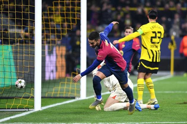 persons Goal for 1 2 during the UEFA Champions League 2024 25 League Phase 6 match between Borussia Dortmund and FC Barcelona, SIGNAL IDUNA PARK on December 11, 2024 in Dortmund, Germany Photo by Ralf Treese DeFodi Images Ferran Torres FC Barcelona scores his team™s second goal during the UEFA Champions League 2024 25 League Phase MD6 match between Borussia Dortmund and FC Barcelona at Signal Iduna Park on December 11, 2024 in Dortmund, Germany Defodi 521 BVBFCB20241211 035 Defodi-521