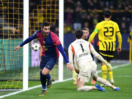 persons celebrates after scoring his team™s second goal during the UEFA Champions League 2024 25 League Phase MD6 match between Borussia Dortmund and FC Barcelona, SIGNAL IDUNA PARK on December 11, 2024 in Dortmund, Germany, Germany Photo by Ralf Treese DeFodi Images Ferran Torres FC Barcelona celebrates after scoring his team™s second goal during the UEFA Champions League 2024 25 League Phase MD6 match between Borussia Dortmund and FC Barcelona at Signal Iduna Park on December 11, 2024 in Dortmund, Germany Defodi 521 BVBFCB20241211 036 Defodi-521