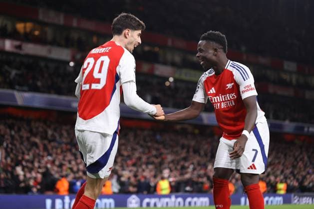 Arsenal gegen Monaco 11. Dezember 2024, London UEFA Champions League Arsenal gegen Monaco Kai Havertz von Arsenal feiert das dritte Tor mit Bukayo Saka von Arsenal Foto Jacques Feeney Abseits London UK  Copyright: xJacquesxFeeneyx xOffsidexOffside