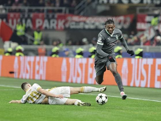 AC Milan v FK Crvena Zvezda - UEFA Champions League 2024 25 League Phase MD6 Rafael Leao participates in the Champions League 2024-2025 match between Milan and Stella Rossa Belgrado in Milano, Italy, on December 11, 2024. Milano ITA Italy  Copyright: xLorisxRosellix originalFilename:roselli-milanvst241211_npxxy.jpg