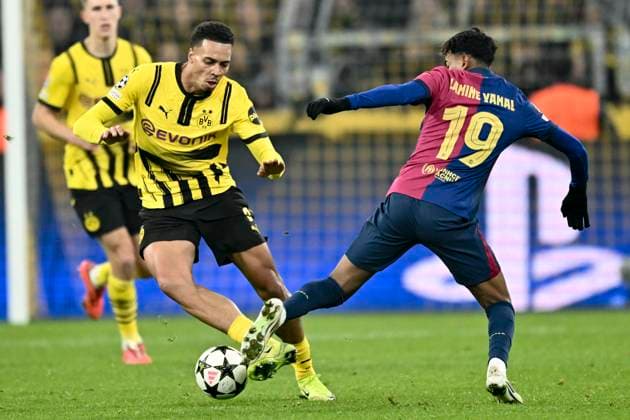 from left in duel Felix Nmecha Dortmund 8 Lamine Yamal Barcelona 19 11 12 2024 Soccer, Champions League, Borussia Dortmund vs FC Barcelona, Signal Iduna Park, Dortmund, NRW Germany Copyright: xpepphotox xHorstxMauelshagenx pep00321, pep_20241211_hm_0773