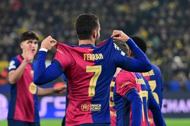 Goal celebration for 2 1 by Ferran Torres 7 FC Barcelona , Borussia Dortmund vs FC Barcelona , Soccer, Champions League, Matchday 6, 11 12 2024 Dortmund Nordrhein Westfalen Germany Copyright: xkolbert-press MarcxNiemeyerx