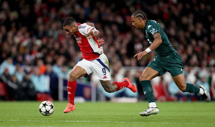 (241212) -- LONDON, Dec. 12, 2024 -- Gabriel Jesus (L) of Arsenal breaks through during the UEFA Champions League football match between Arsenal and Monaco in London, Britain, on Dec. 11, 2024. ) (SP)BRITAIN-LONDON-FOOTBALL-UEFA CHAMPIONS LEAGUE-ARSENAL VS MONACO LixYing 