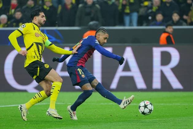 UEFA Champions League Borussia Dortmund FC Barcelona on 11 12 2024 at Signal Iduna Park in Dortmund Raphinha Barcelona 11 scores the goal to make it 0 - 1, Emre Can Dortmund 23 can no longer intervene MH