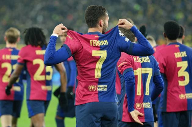 UEFA Champions League Borussia Dortmund FC Barcelona on 11 12 2024 at Signal Iduna Park in Dortmund Cheers, goal celebration, goal scorer, goal scorer Ferran Torres Barcelona 7 cheers after his goal for 1 to 2 MH