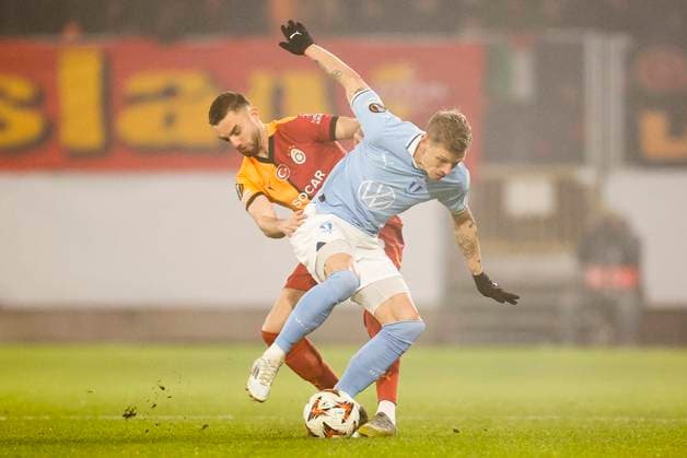 MALMÖ, SWEDEN 20241212 Malmös Soren Rieks is brought down during Thursdays Europa League soccer match between Malmö FF and Galatasaray SK at Eleda Stadium MALMÖ SWEDEN x10600x  Copyright: xAndreasxHillergren TTx EUROPA LEAGUE MALMÖ FF-GALATASARAY