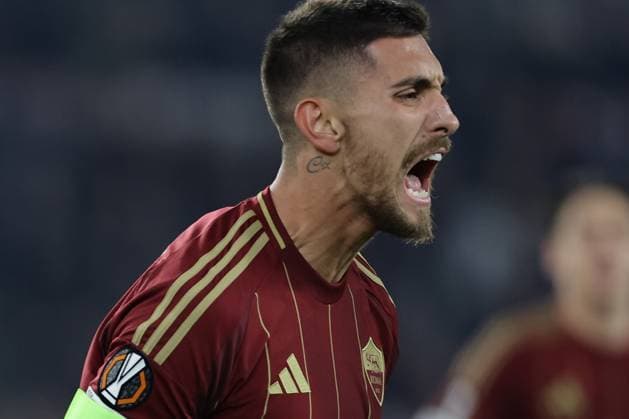 UEFA Europa League phase match day6 AS Roma vs Sporting Braga Roma™s Italian midfielder Lorenzo Pellegrini celebrates after scoring a goal during UEFA Europa League phase match day 6 match between AS Roma vs Sporting Braga at Olimpico stadium on December 12, 2024 in Rome, Italy. ABPH4785 Copyright: xAntonioxBalascox
