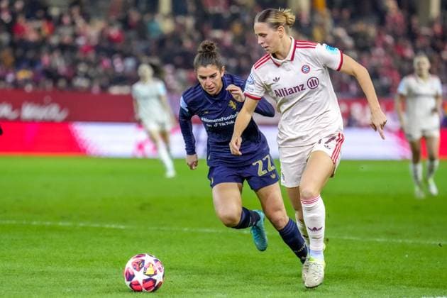 Klara Bühl 17 FC Bayern and Valentina Bergamaschi 22 Juventus Turin in action at the UEFA Womens Champions League match FC Bayern Munich Juventus Turin on 12 12 2024 Munich FC Bayern Campus Bayern Germany