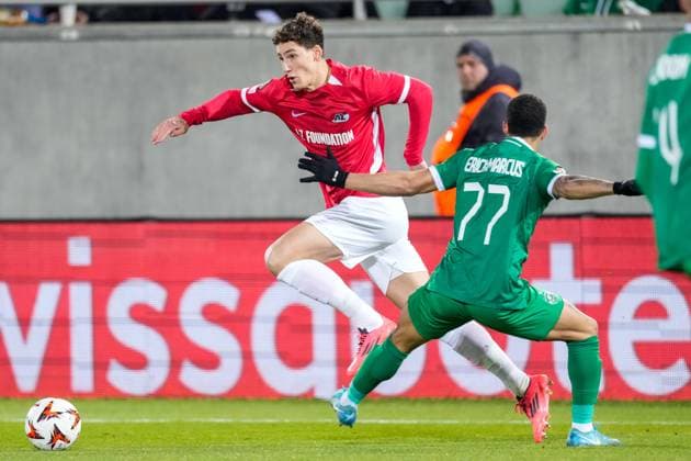 2024-12-12 Ludogorets v AZ Alkmaar - UEFA Europa League 2024 25 League Phase MD6 RAZGRAD, BULGARIA - DECEMBER 12: Ruben Van Bommel of AZ runs with the ball during a UEFA Europa League 2024 25 League Phase MD6 match between Ludogorets and AZ Alkmaar at Huvepharma Arena on December 12, 2024 in Razgrad, Bulgaria. Razgrad Huvepharma Arena Bulgaria Content not available for redistribution in The Netherlands directly or indirectly through any third parties. Copyright: xEdxvanxdexPolx