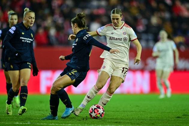 from left Hanna BENNISON Juventus Turin, 15 Valentina BERGAMASCHI Juventus Turin, 22 Klara BÜHL Buehl, FC Bayern Munich, FCB, 17 in duel, duel, tackle, dynamics, action, action, 12 12 2024, Munich Germany , Football, UEFA Womens Champions League, Group C, FC Bayern Munich Juventus Turin xslx