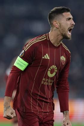 UEFA Europa League phase match day6 AS Roma vs Sporting Braga Roma™s Italian midfielder Lorenzo Pellegrini celebrates after scoring a goal during UEFA Europa League phase match day 6 match between AS Roma vs Sporting Braga at Olimpico stadium on December 12, 2024 in Rome, Italy. ABPH4790 Copyright: xAntonioxBalascox