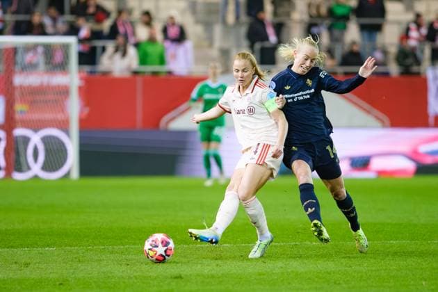 Glodis Perla Viggosdottir 4, FC Bayern Munich and Vangsgaard Amalie 14, Juventus Turin at the match FC Bayern Munich v Juventus Turin, Football, UEFA Women s Champions League 2024 2025, Matchday 5 on 12 12 2024 in Munich, FC Bayern Campus DFL and DFB regulations prohibit any use of photographs as image sequences and or quasi video Bayern Germany