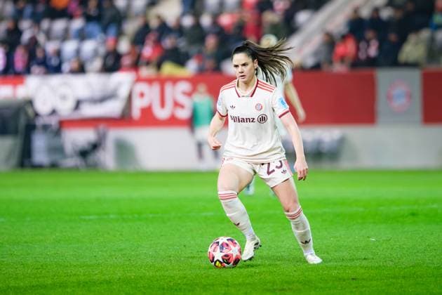 Sarah Zadrazil 25, FC Bayern Munich at the match FC Bayern Munich v Juventus Turin, Football, UEFA Women s Champions League 2024 2025, Matchday 5 on 12 12 2024 in Munich, FC Bayern Campus DFL and DFB regulations prohibit any use of photographs as image sequences and or quasi video Bayern Germany