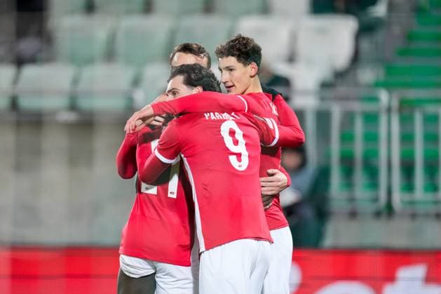 2024-12-12 Ludogorets v AZ Alkmaar - UEFA Europa League 2024 25 League Phase MD6 RAZGRAD, BULGARIA - DECEMBER 12: Ruben Van Bommel of AZ celebrates after scoring his teams first goal with Ernest Poku of AZ, Peer Koopmeiners of AZ, and Troy Parrott of AZ during a UEFA Europa League 2024 25 League Phase MD6 match between Ludogorets and AZ Alkmaar at Huvepharma Arena on December 12, 2024 in Razgrad, Bulgaria. Razgrad Huvepharma Arena Bulgaria Content not available for redistribution in The Netherlands directly or indirectly through any third parties. Copyright: xEdxvanxdexPolx