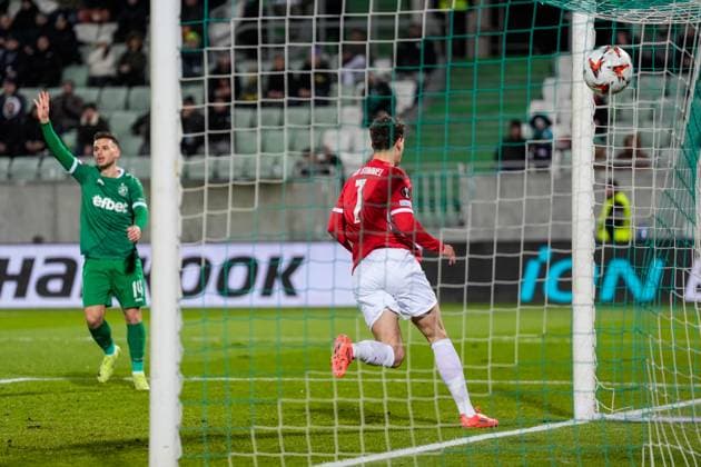 2024-12-12 Ludogorets v AZ Alkmaar - UEFA Europa League 2024 25 League Phase MD6 RAZGRAD, BULGARIA - DECEMBER 12: Ruben Van Bommel of AZ scores during a UEFA Europa League 2024 25 League Phase MD6 match between Ludogorets and AZ Alkmaar at Huvepharma Arena on December 12, 2024 in Razgrad, Bulgaria. Razgrad Huvepharma Arena Bulgaria Content not available for redistribution in The Netherlands directly or indirectly through any third parties. Copyright: xEdxvanxdexPolx