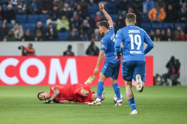 Tom Bischof TSG 1899 Hoffenheim, 07 vs Mihai Popescu FCSB Bucharest, 17 , TSG 1899 Hoffenheim vs FCSB Bucharest, Football, UEFA Europa League, Matchday 6, 2024 2025, 12 12 2024, TSG 1899 Hoffenheim vs FCSB Bucharest, Football, UEFA Europa League, Matchday 6, 2024 2025, 12 12 2024 Sinsheim Copyright: xEibner-Pressefoto JanxPrihodax EP_JPA