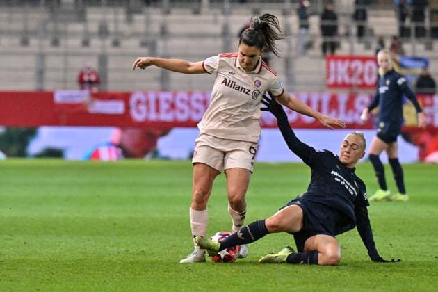 UEFA Womens s Champions League FC Bayern Munich Women Juventus Turin Women 12 12 2024 in duel Jovana DAMNJAVOVIC FCB 9 and Hanna BENNISON Juventus FC Women 15 duel Womens Champions League FC Bayern Women Juventus FC, FC Bayern Campus on 12 12 2024 Copyright: xBEAUTIFULxSPORTS Goldbergx