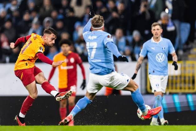 241212 Yunus Akgun of Galatasaray during the UEFA Europa League football match between Malmö FF and Galatasaray on December 12, 2024 in Malmö Photo Jonas Ljungdahl BILDBYRAN COP 144 PA0940 fotboll football soccer fotball uefa europa league europa league malmö ff galatasaray bbeng  Copyright: JONASxLJUNGDAHL BB241212JO016