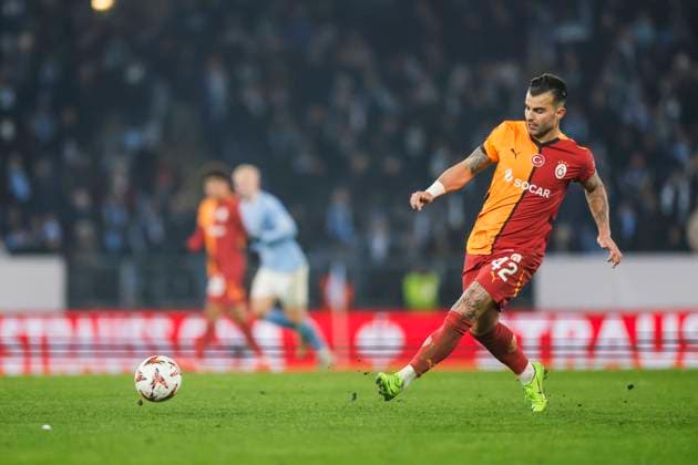 MALMÖ, SWEDEN 20241212 Galatasarays Abdulkerim Bardakci in action during the UEFA Europa League soccer match between Malmo FF and Galatasaray SK at Malmo New Stadium in Malmo, Sweden, on Dec 12, 2024 MALMÖ SWEDEN x10600x  Copyright: xAndreasxHillergren TTx SOCCER EUROPA LEAGUE MALMO-GALATASARAY